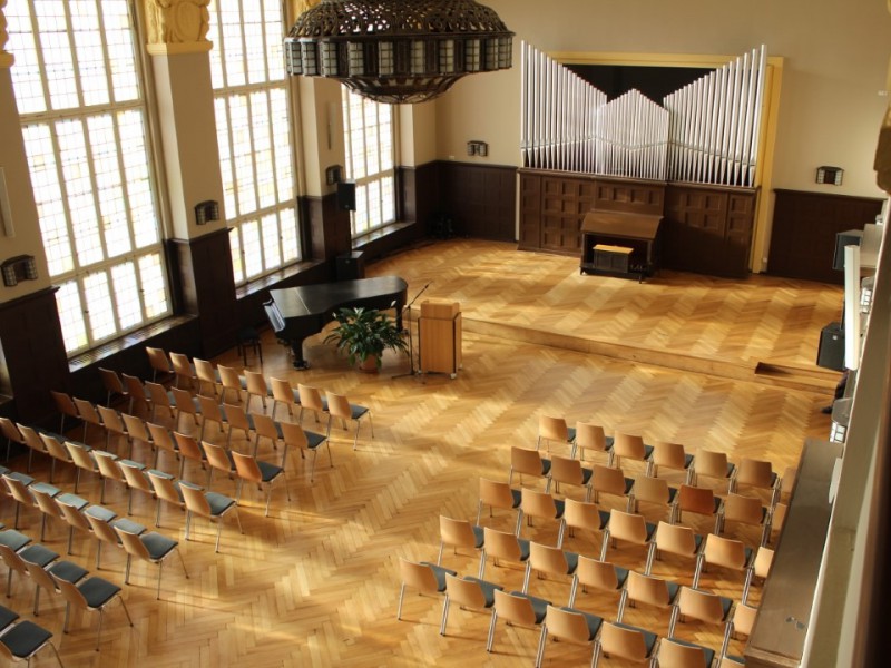 aula   emporenblick aula   emporenblick