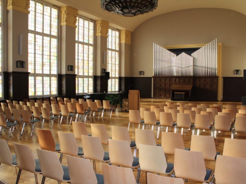 aula   zuschauerblick aula   zuschauerblick