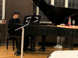 elias begruesst musikalisch