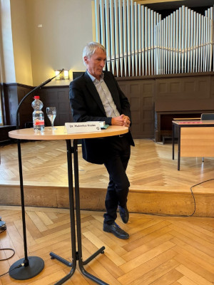 dr. hubertus knabe dr. hubertus knabe